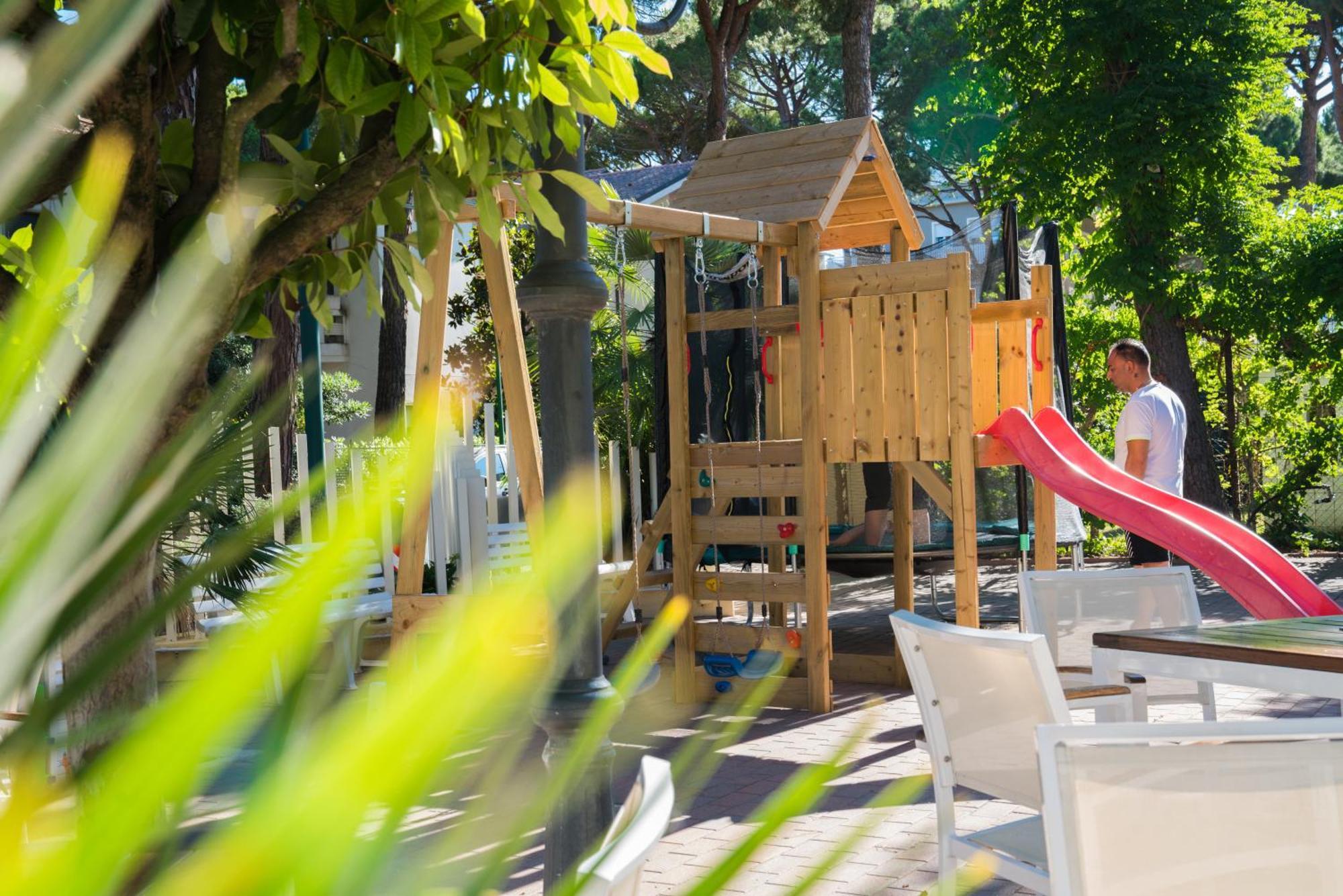 Hotel Europa Milano Marittima Bagian luar foto