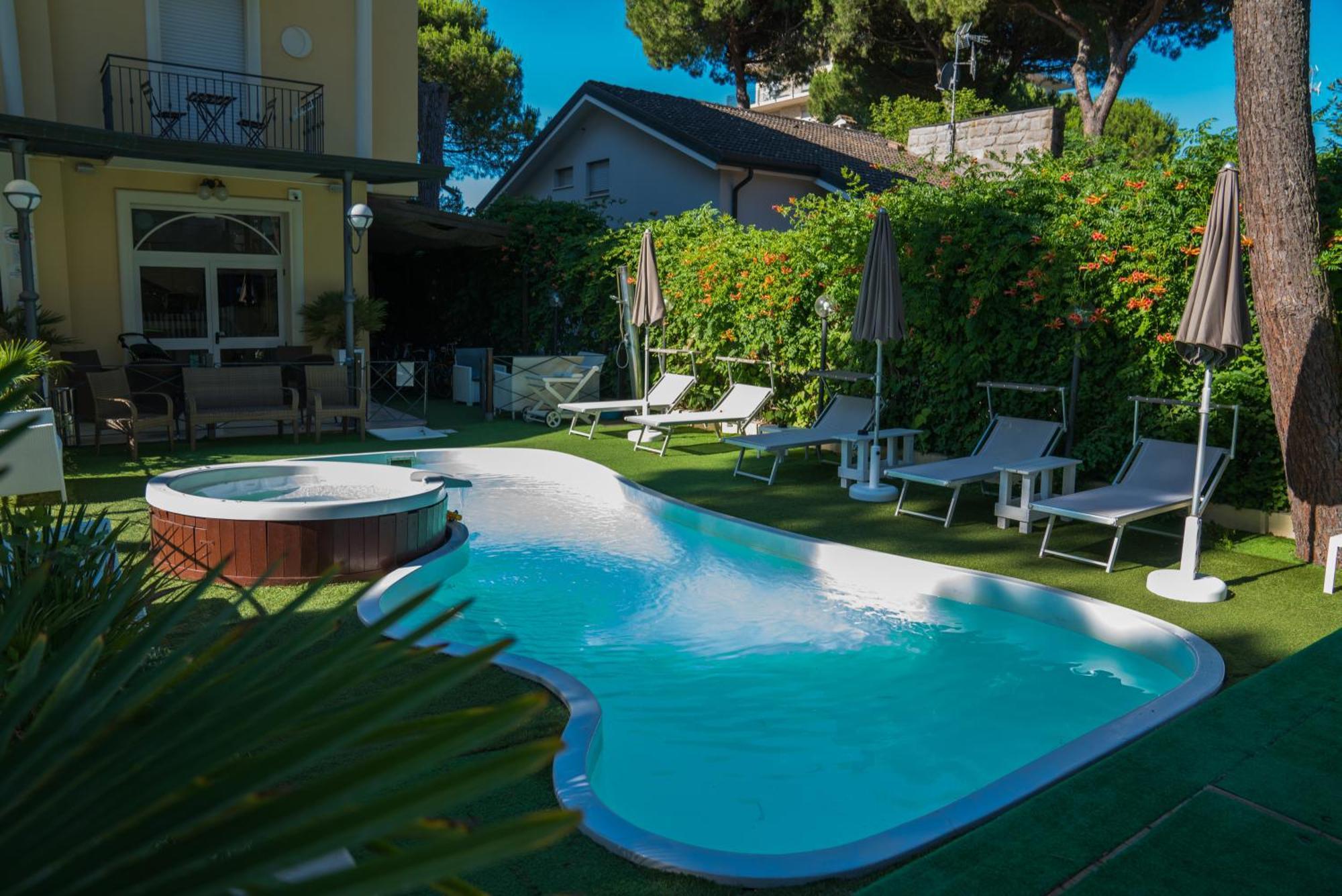 Hotel Europa Milano Marittima Bagian luar foto