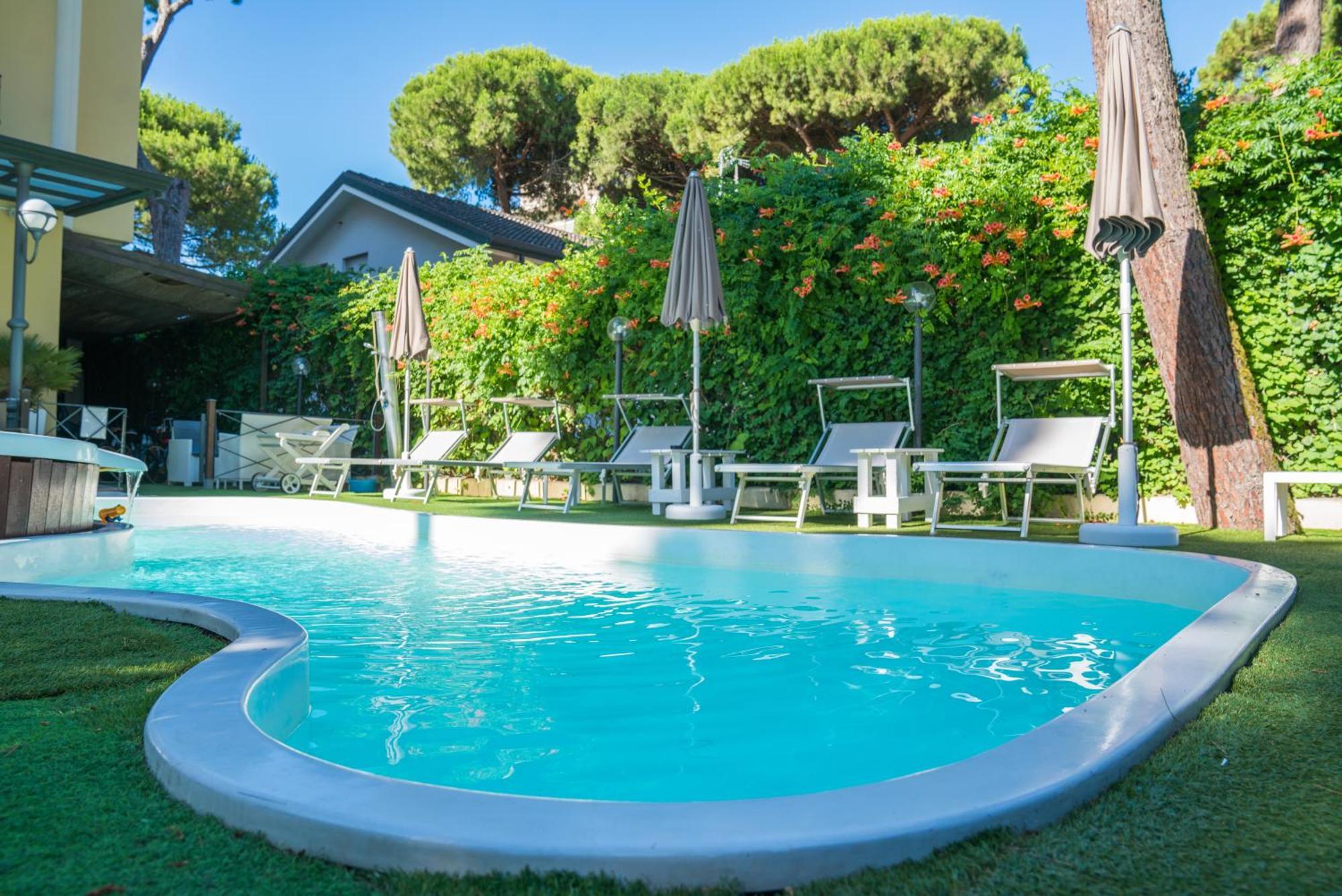 Hotel Europa Milano Marittima Bagian luar foto