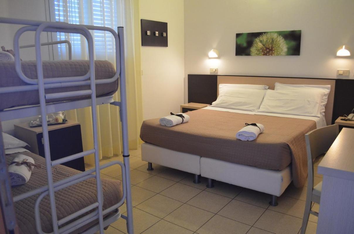Hotel Europa Milano Marittima Ruang foto